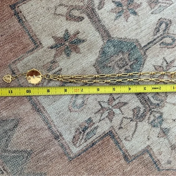 Electric picks gold necklace - Picture 5 of 5